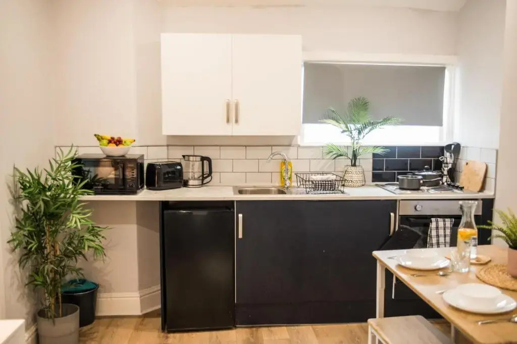 Derby's Beach Suites by Sasco Apartments