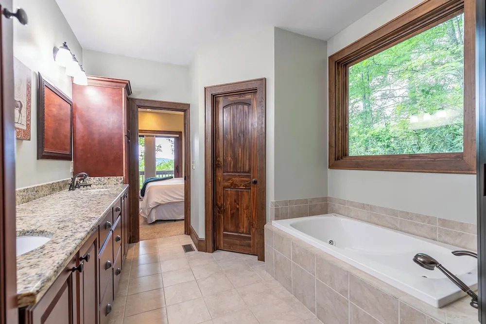 Lake Overlook High Elevation Home With Views and Game Room