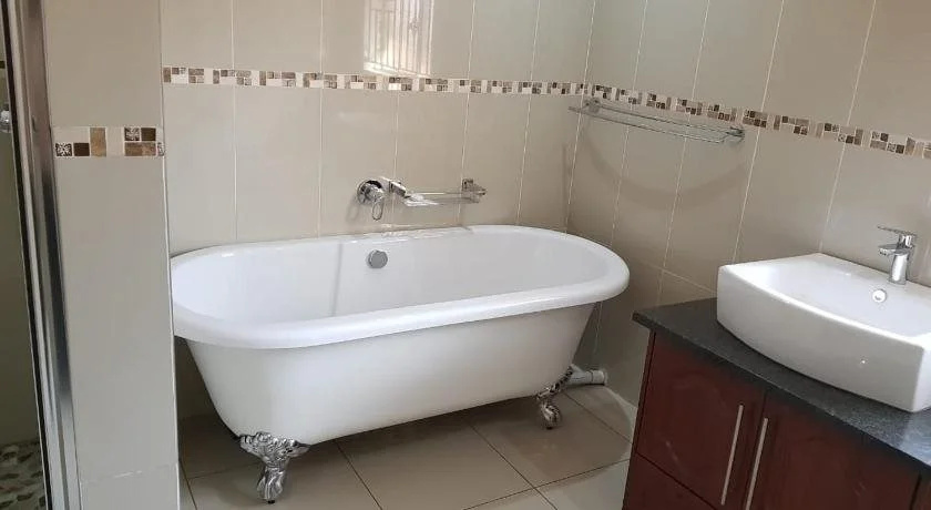 Ekuthuleni Guest House - Soweto