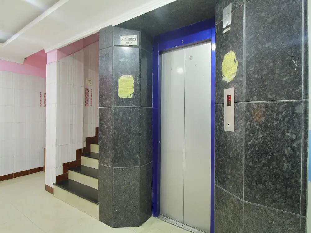 OYO 9113 IBRAS Residency