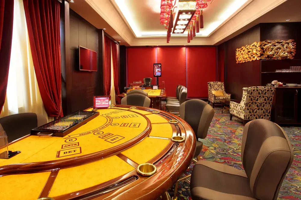 Royal Plaza Hotel and Casino