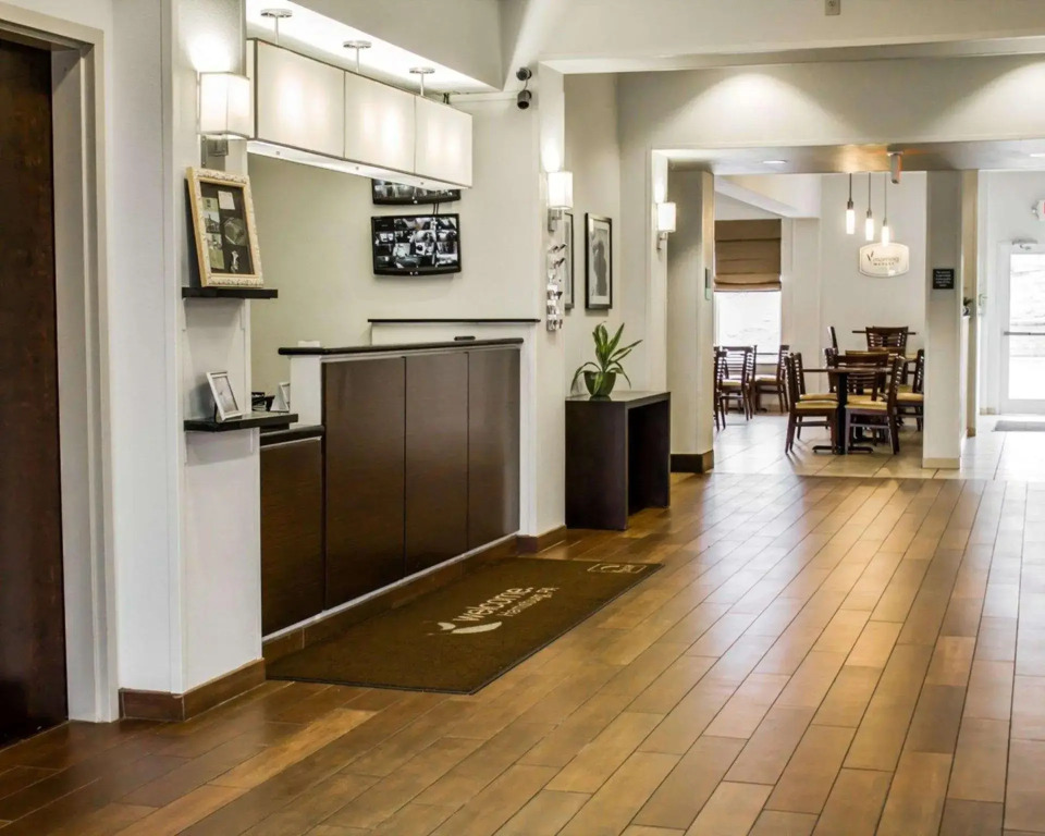 Express Inn & Suites