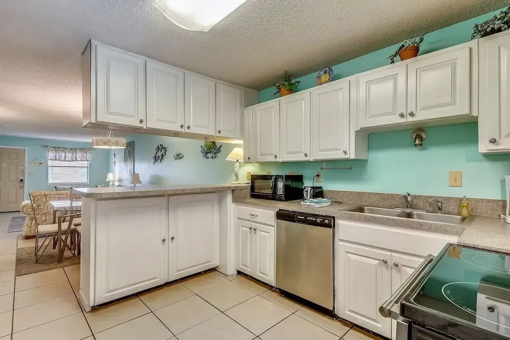 Venus 309 sleeps 10 Close to pool and beach by RedAwning