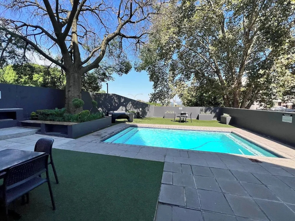Modern and Cozy 1BR Unit at The Bolton Rosebank