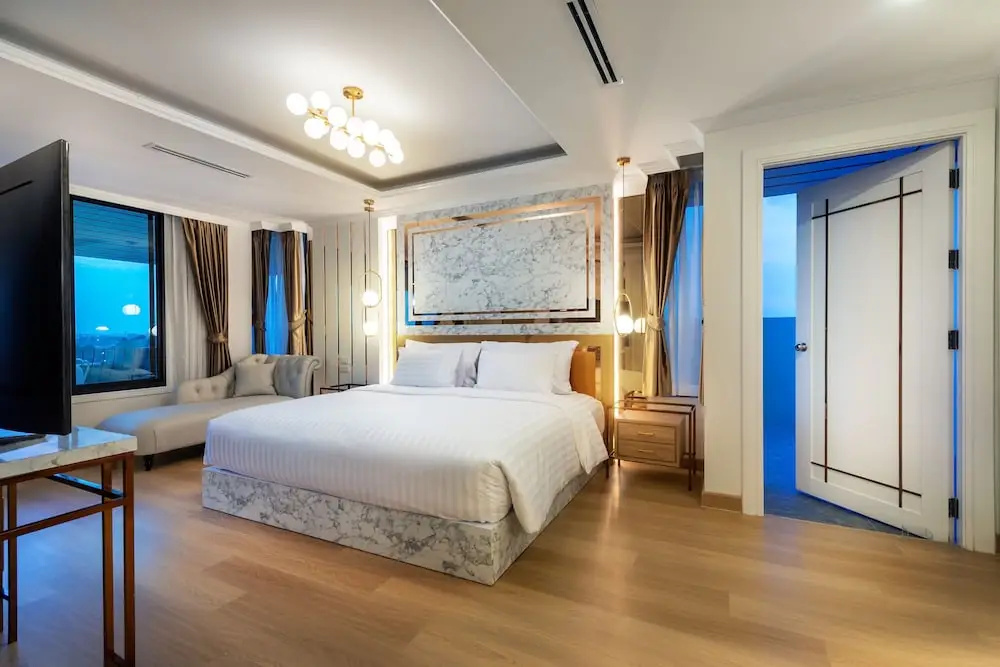 Nine River Hotel