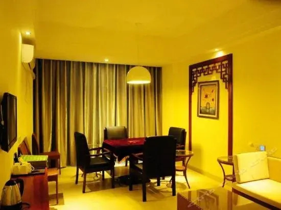 Golden Bay Hotel
