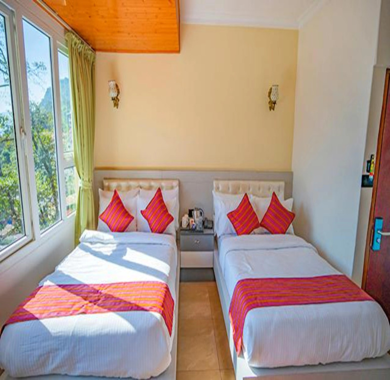 FabHotel Prime Mayanka