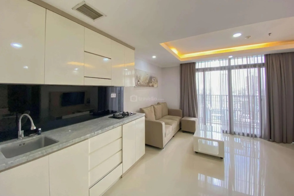 Apt Pejaten Park 2 BR Luas dgn Swim Pool & Netflix