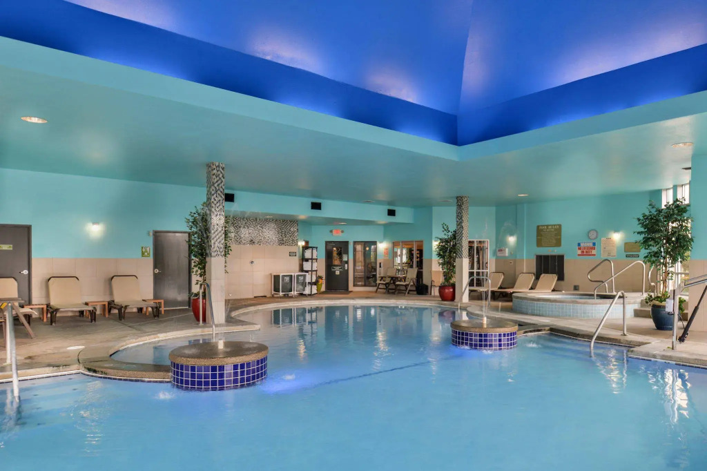 Comfort Suites Airport Tukwila Seattle