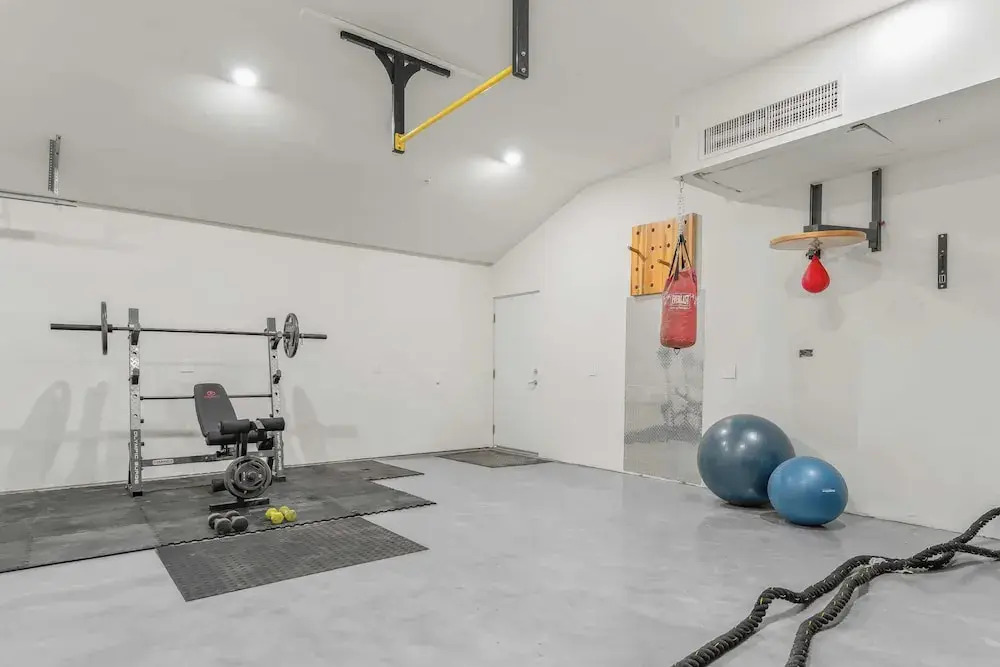 Luxe 8000 Sqft w/ 2 Pools, Sauna, Putting Green, Game Room Alta Vista Estate