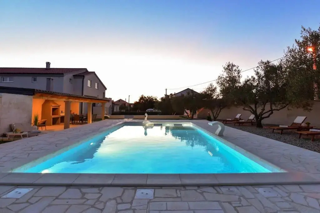 Ana, House with pool