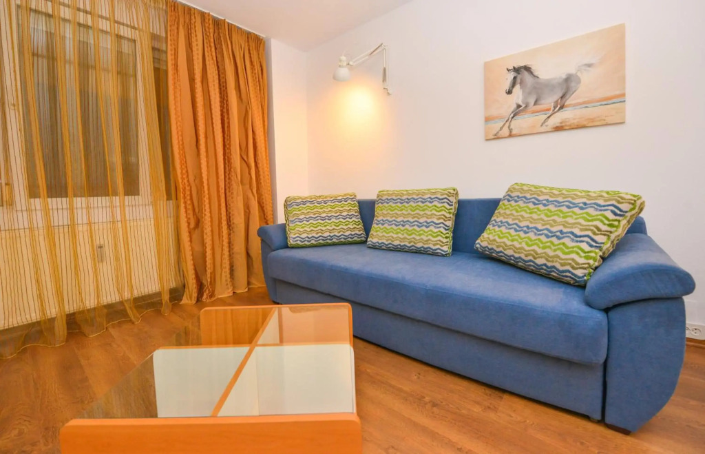 Prime Central Location & Cozy Comfort: Apartments near Sala Palatului