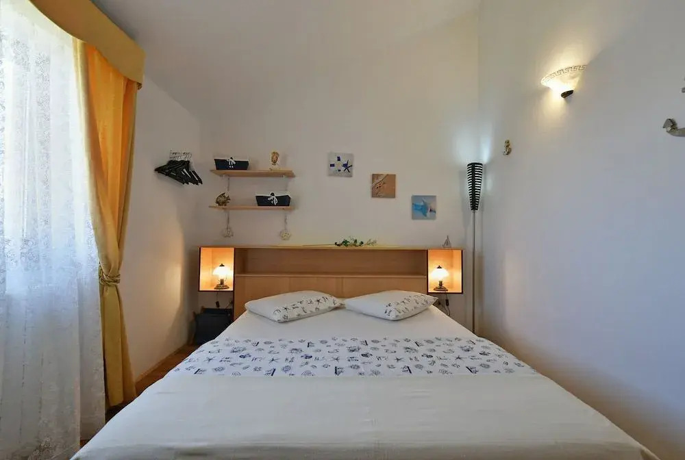 Apartment 1877