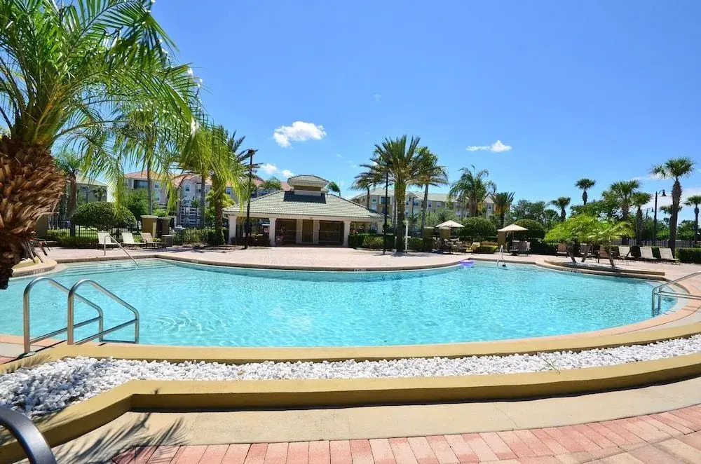 Casa Nova Deluxe Townhome 3 Bedroom Townhouse by RedAwning
