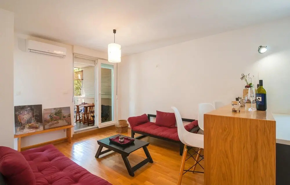 Amazing Apartment in Stari Grad With Wifi and 1 Bedrooms