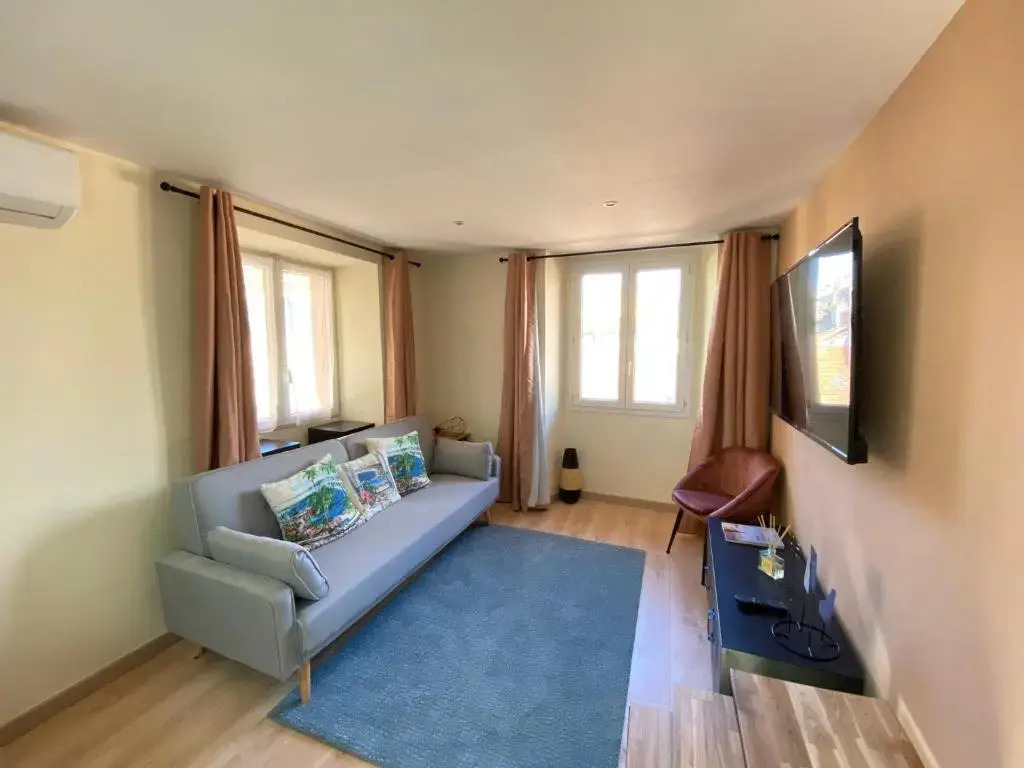 06A2 - Cœur du Vieux Nice bel appartement moderne rénové