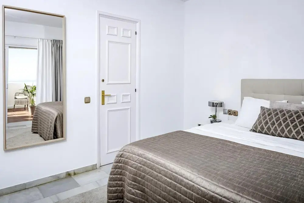 LCM - Modern 3 bedroom apt with stunning views
