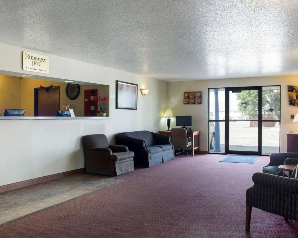 Rodeway Inn West Fargo Main Ave