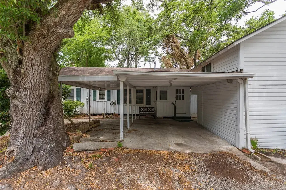 318 Arnold Road by Hodnett Cooper
