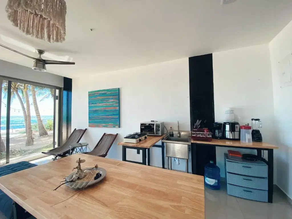 Angelina 28 Beachfront and Family Apartments - Modern and Relaxing Long Stays - 20 min from Cancun Airport