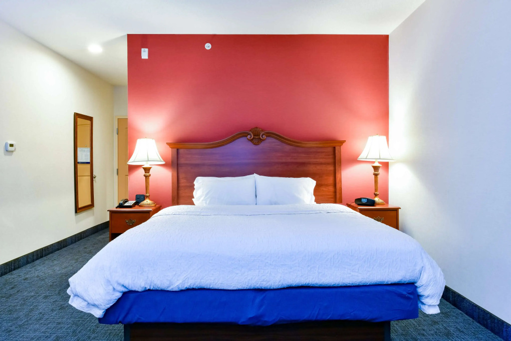 Hampton Inn & Suites Pittsburg
