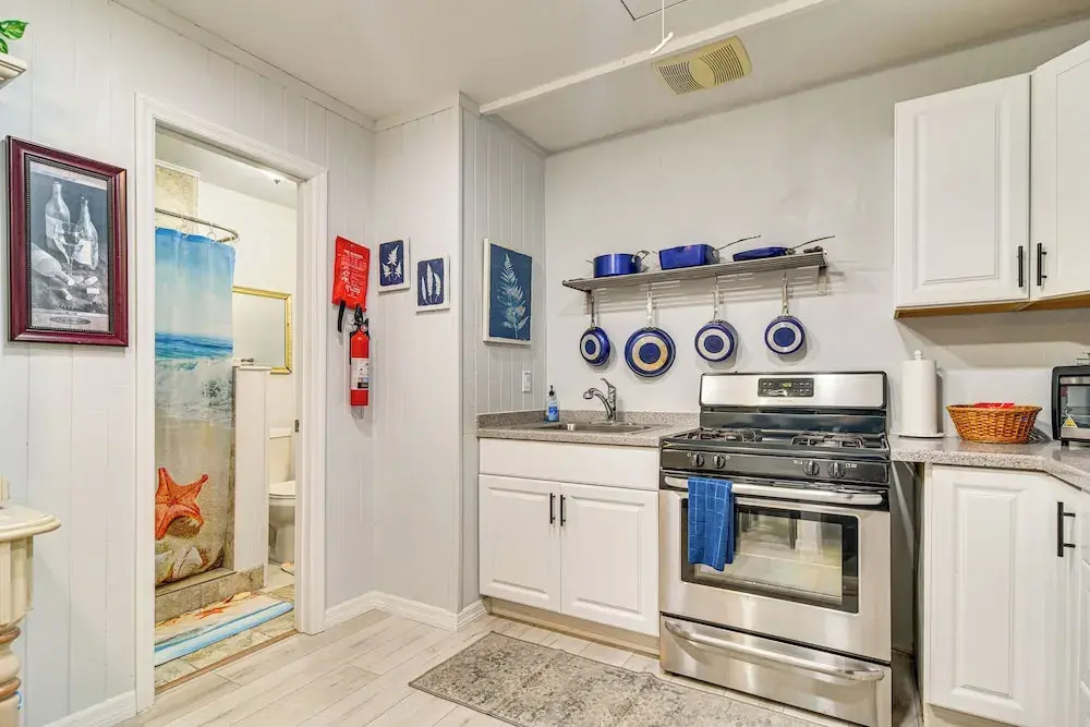 1 Mi to Downtown: Clearwater Apt w/ Private Patio!