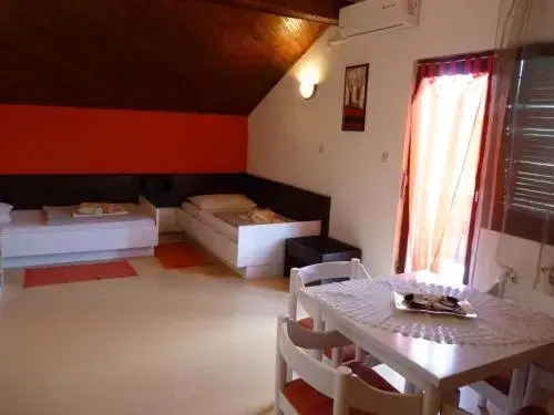 Rooms Beba