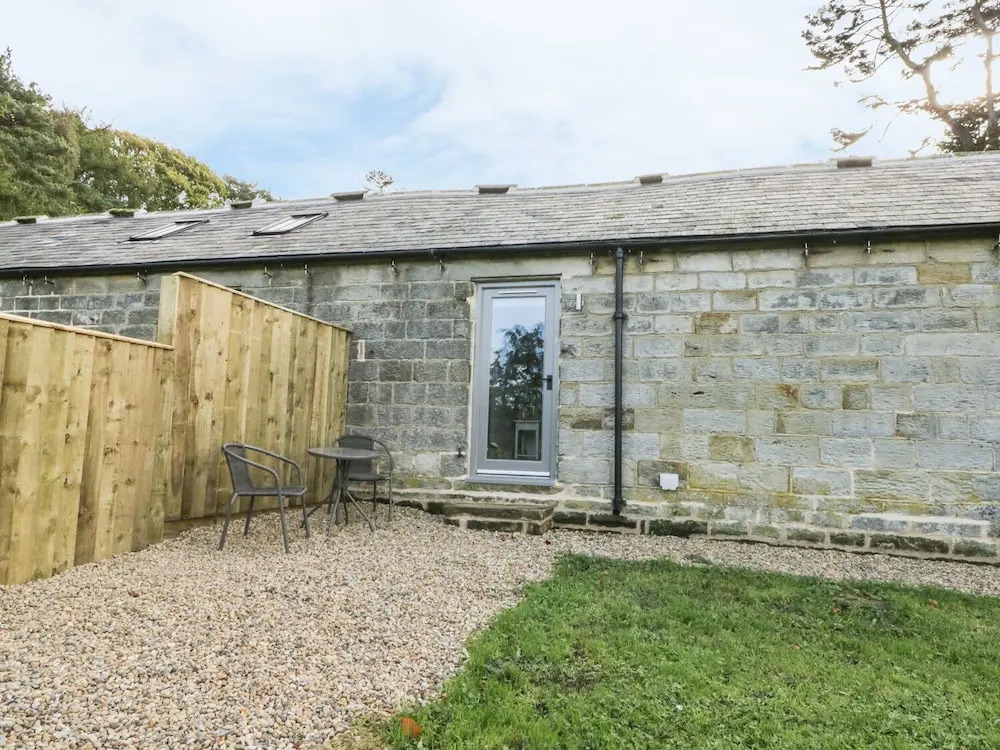 Lowdale Barns West