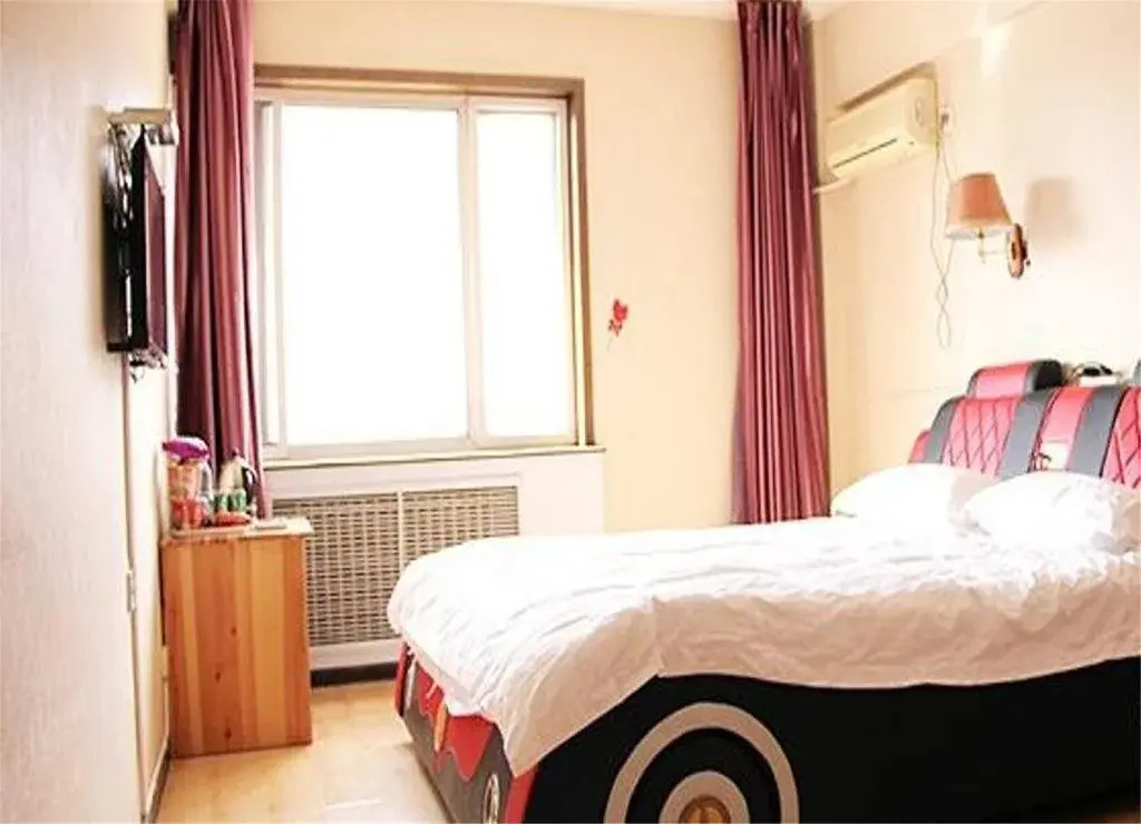 Chengde Xinhe 521 Theme Hotel
