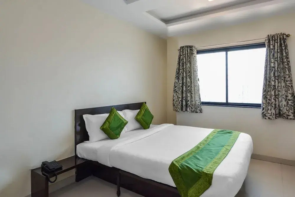 Treebo Trip Mahalaxmi Executive