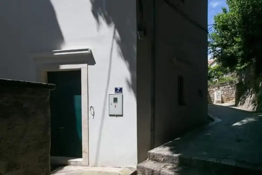 Apartment Tranquilo- Two Bedroom Apartment With Garden View