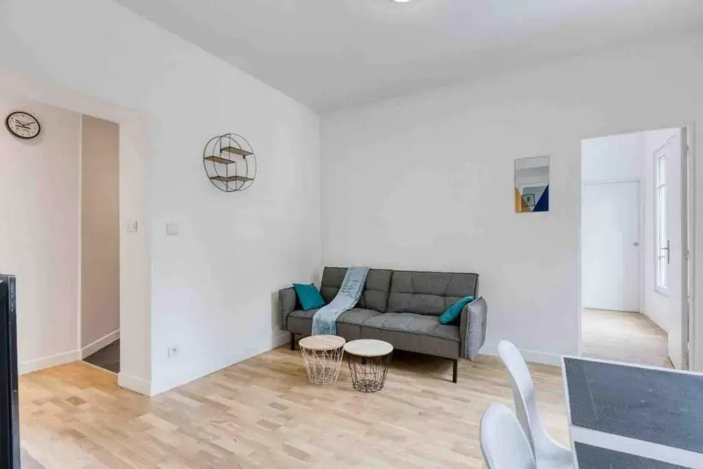 The New White Appart'Hôtel Vitry - Next to Paris