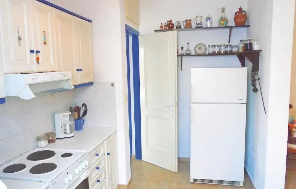 Stunning Apartment in Panormos With 3 Bedrooms and Wifi