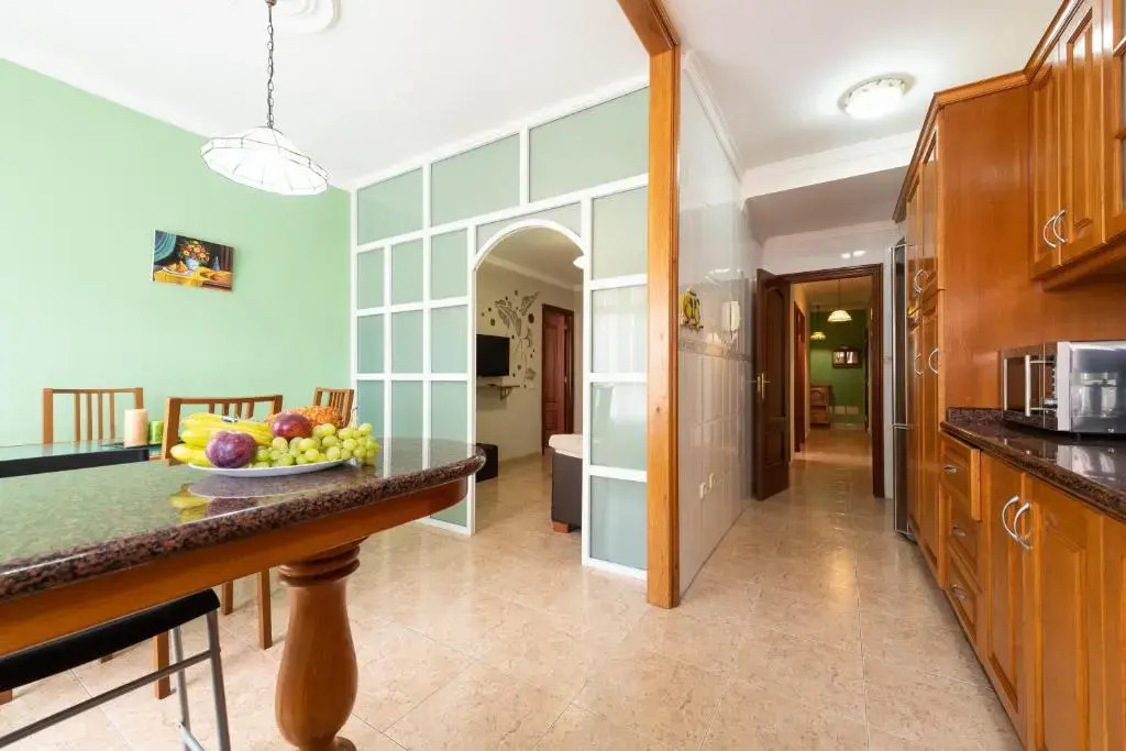 Spacious 3BR 5 min Walk to Las Canteras - Parking