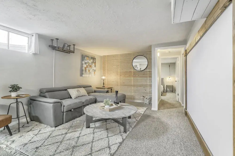 5BD Dog Friendly Family Getaway Near Downtown!