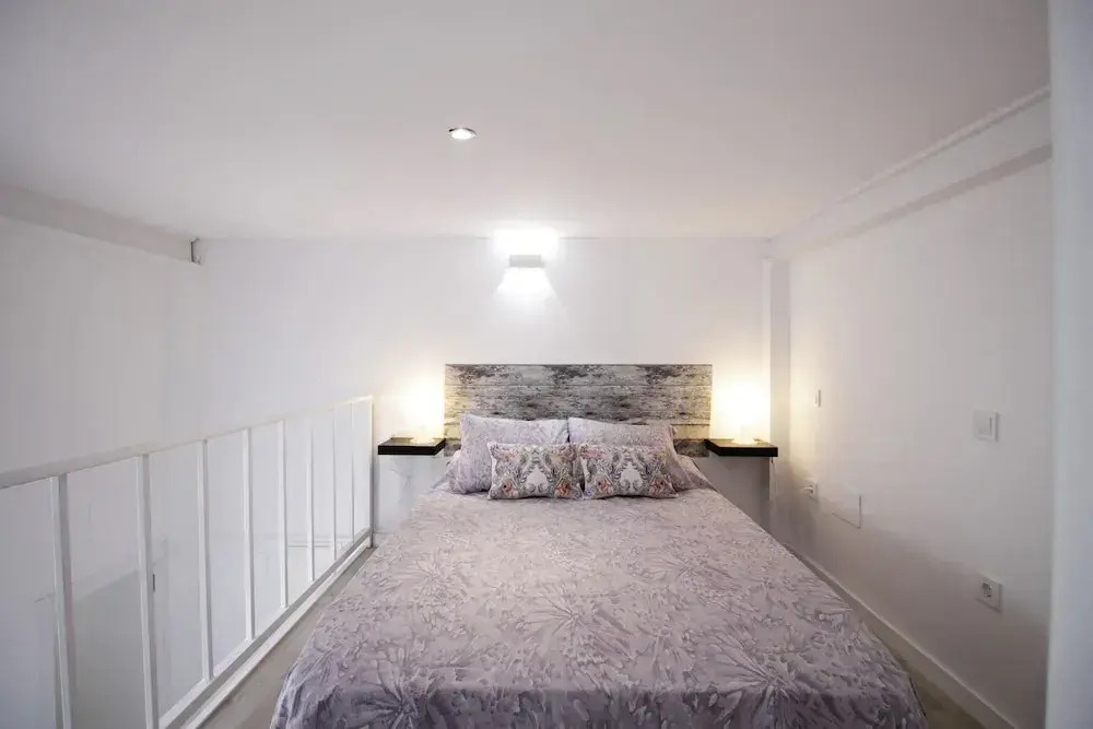 Dúplex con cama de Matrimonio y Sofá Cama A/C y WiFi SANB5