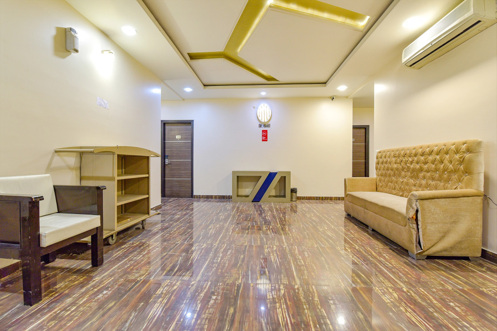 FabHotel Resolute