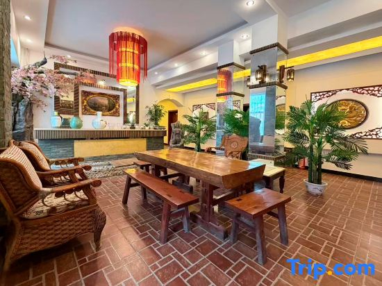 Zhenxiong Donghai Grand Hotel (Nantai Primary School | South Street)