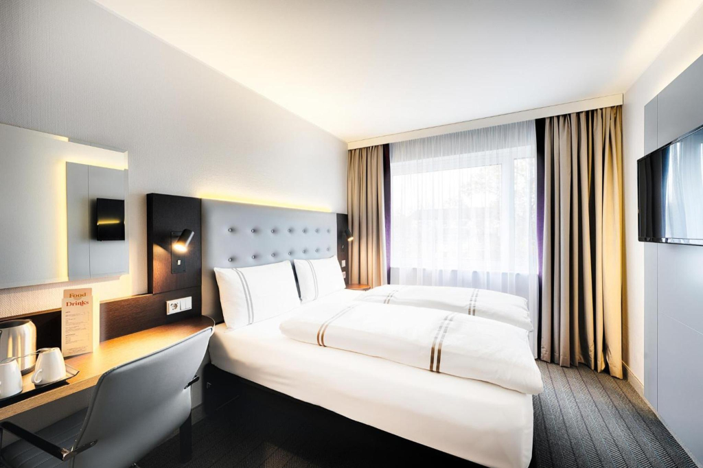 Отель Premier Inn Koeln City Centre