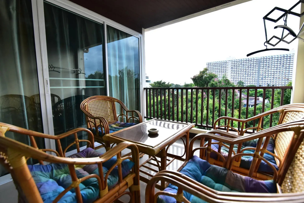 jomtien Beach Condo by Silvia