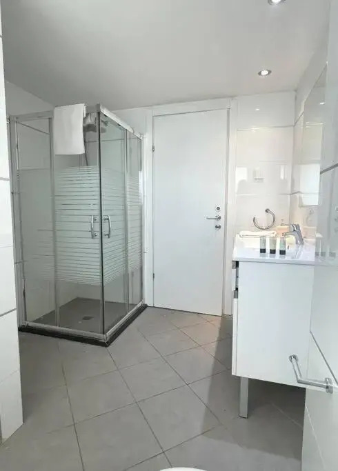 Sunny 3BR Apartment Golf Residence