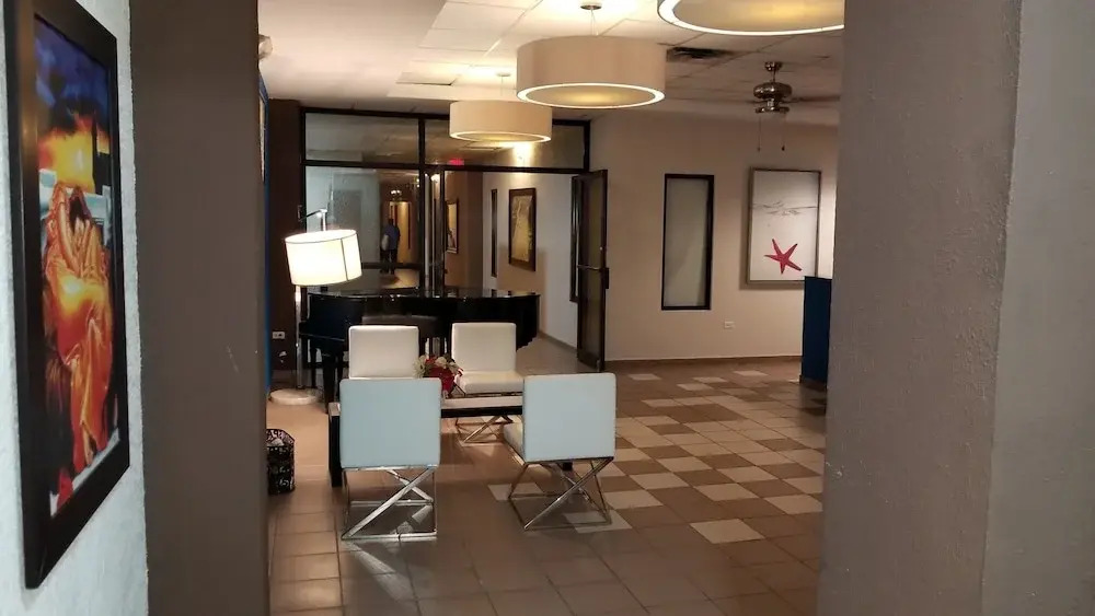 Modern and Cozy Miramar