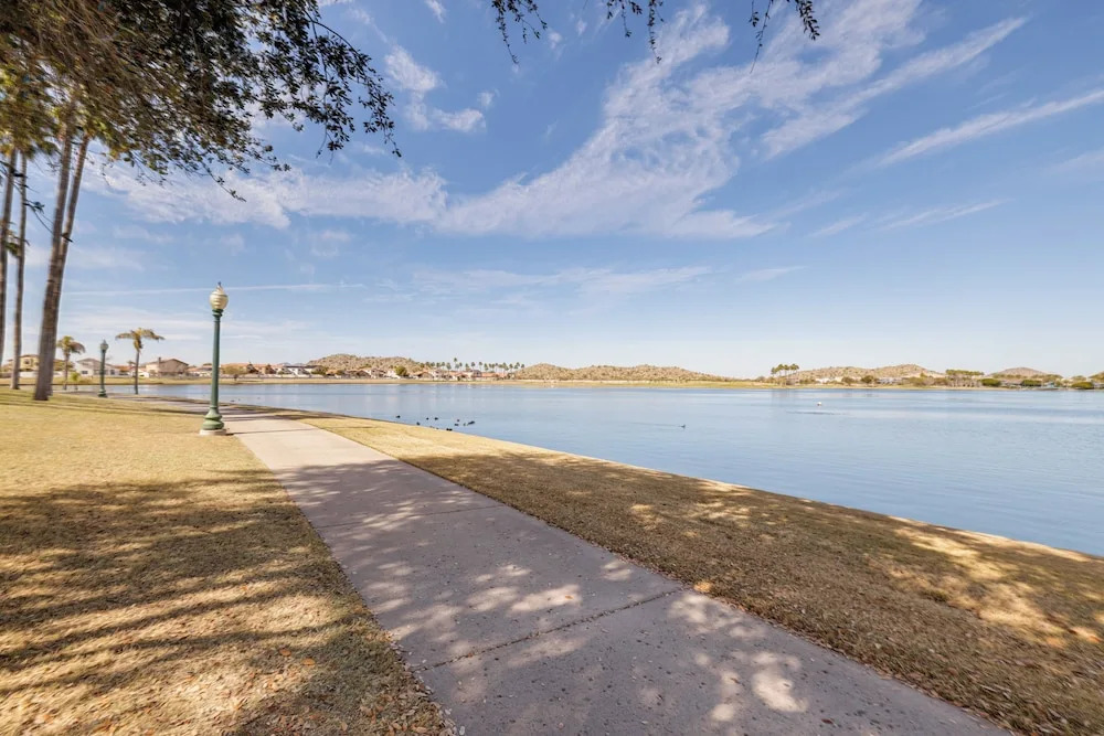 Outdoor Oasis: Spacious Family Escape in Goodyear!