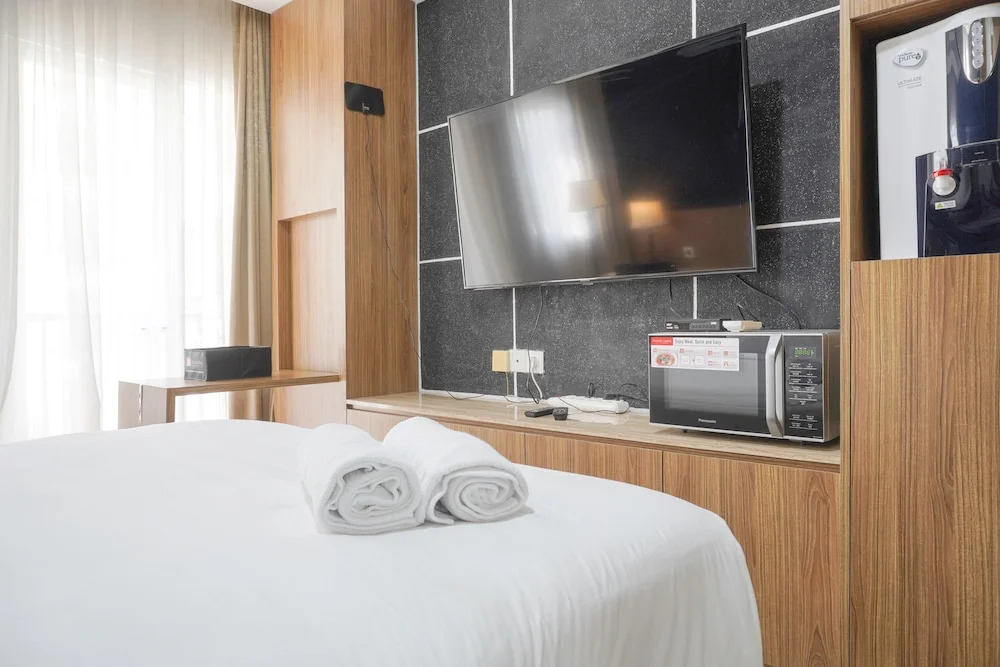 Minimalist And Comfort Stay Studio Room At Signature Park Grande Apartment