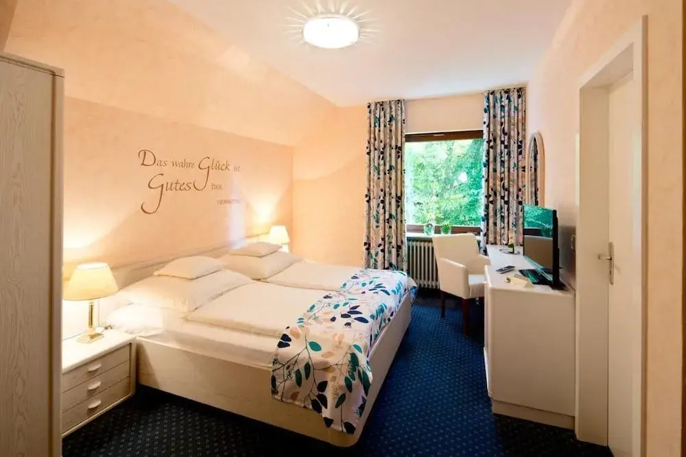 PlusNaturHotel direkt am Ederseeufer Waldhotel Wiesemann und Ferienapartments