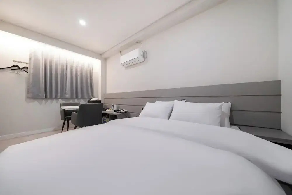 Alma Hotel