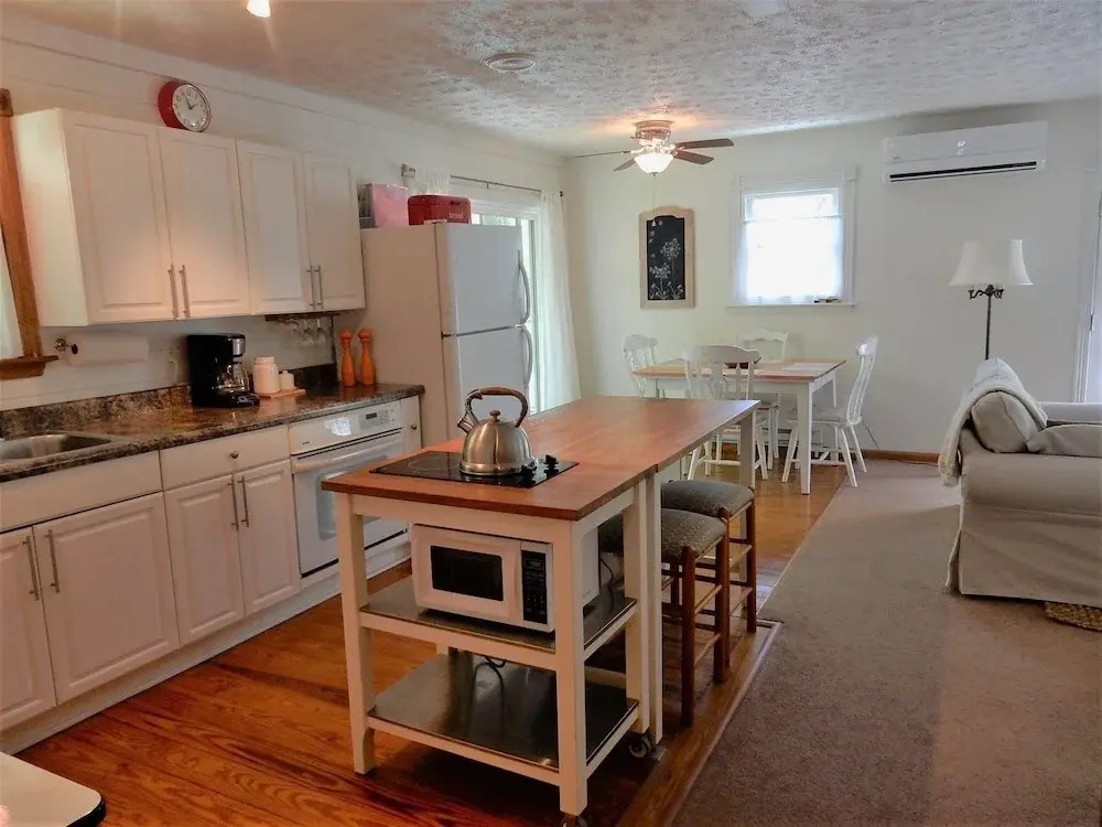 Chimney Bluff Cottage