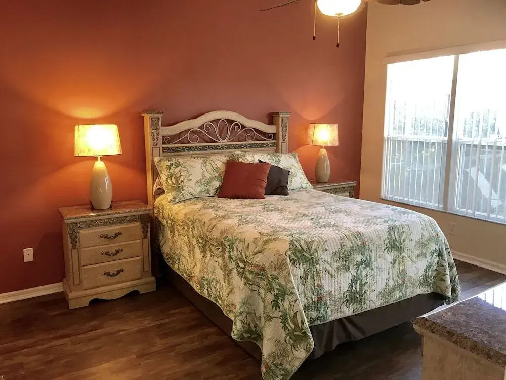 630 Sun Kissed 4 Br villa by RedAwning