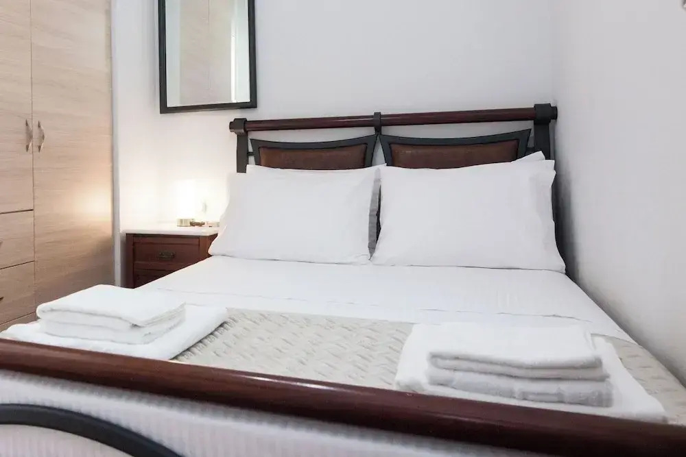 Central 2Bd Apt w Balcony by Monastiraki