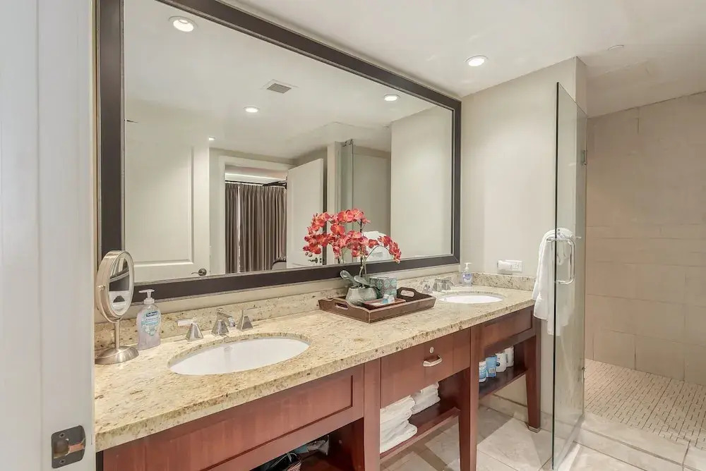 Honua Kai Hokulani 934, Renovated, AC, Large Lanai, No Carpet, Amazing Views!